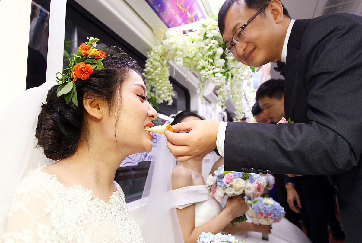 西安新娘嫁日化妆培训学校：如何告别油光满面，自信闪耀婚礼