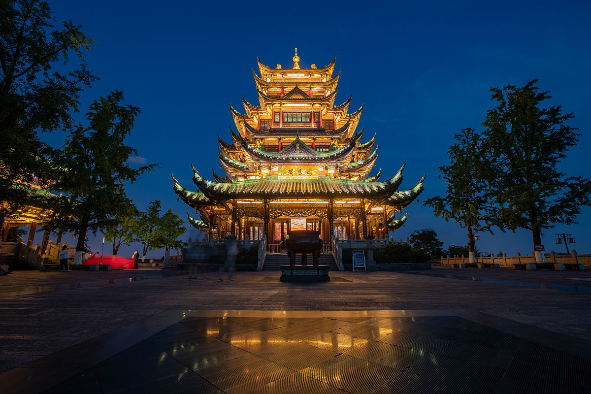 选择重庆职业学校森林生态旅游专业怎么样？