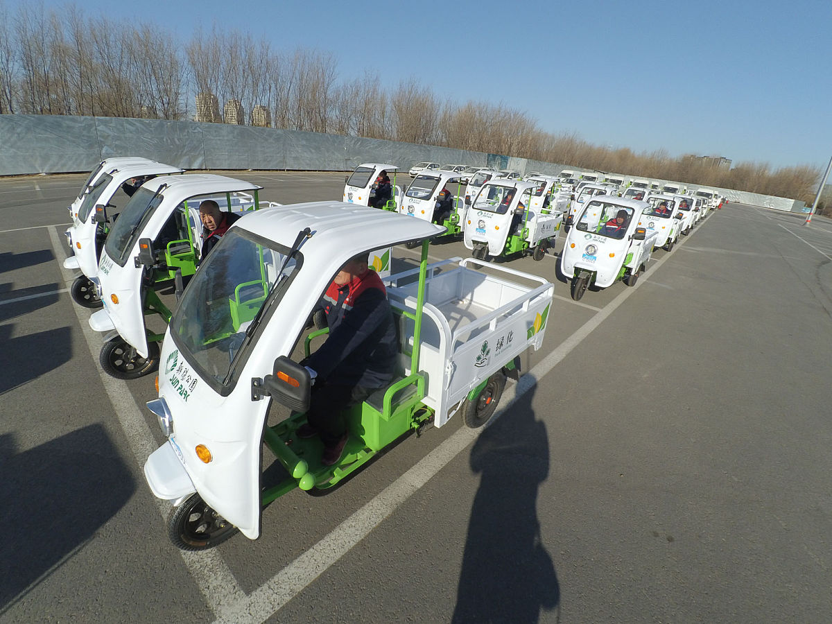 写一段新能源汽车与燃油汽车Battle的说唱