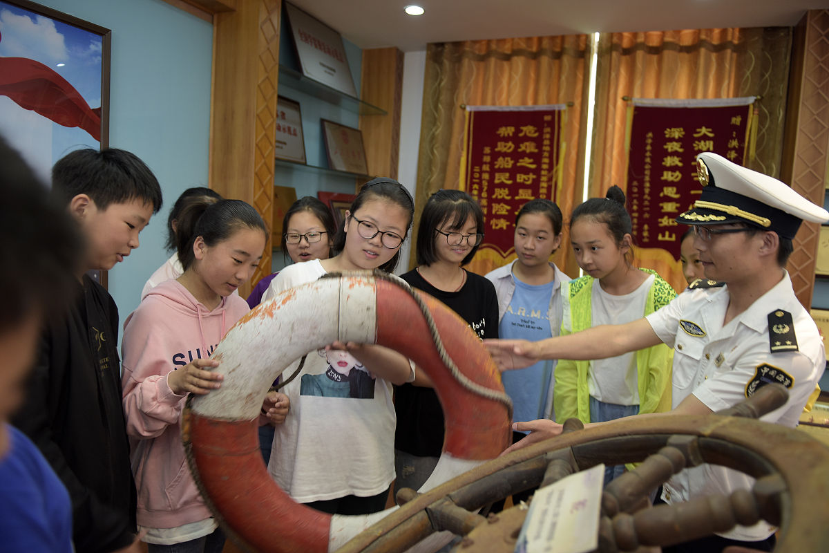 实验教学示范中心安全责任体系建设与安全设施配置及使用