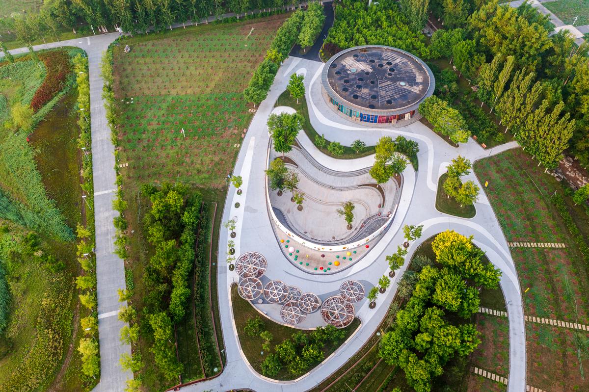 来一篇校园景观设计的说明