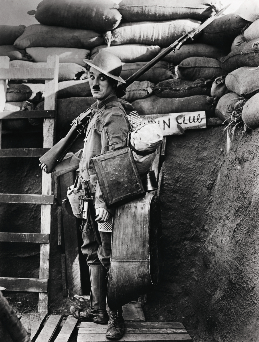 《地窖里的德国军官》