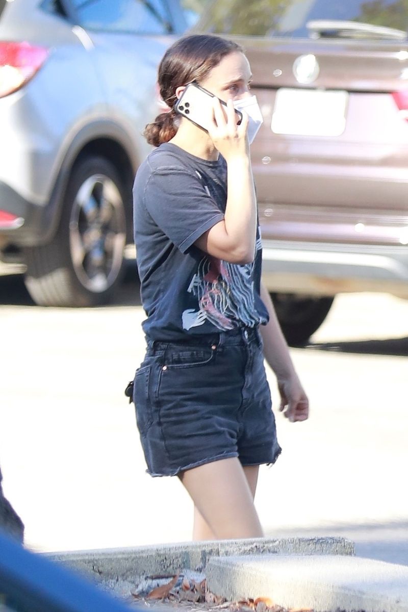 当地时间2021年8月27日,美国加州,娜塔莉·波特曼(natalie portman)和