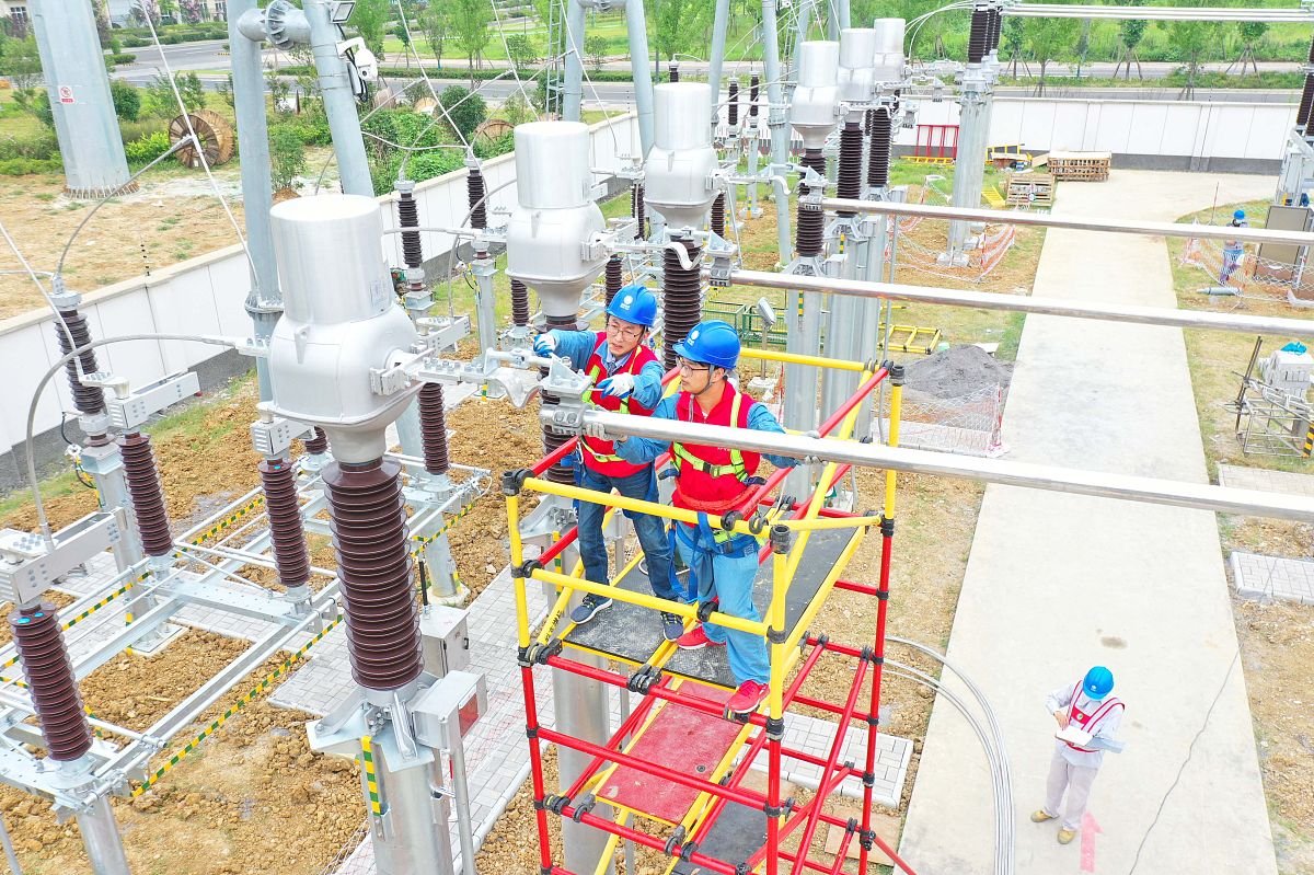 油田电网特征1000字