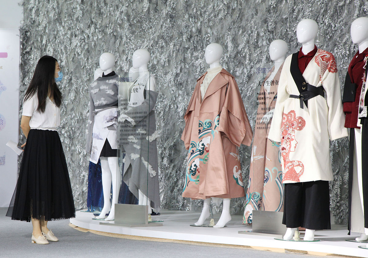 初中毕业生可以学服装设计吗？选择服装设计专业的建议