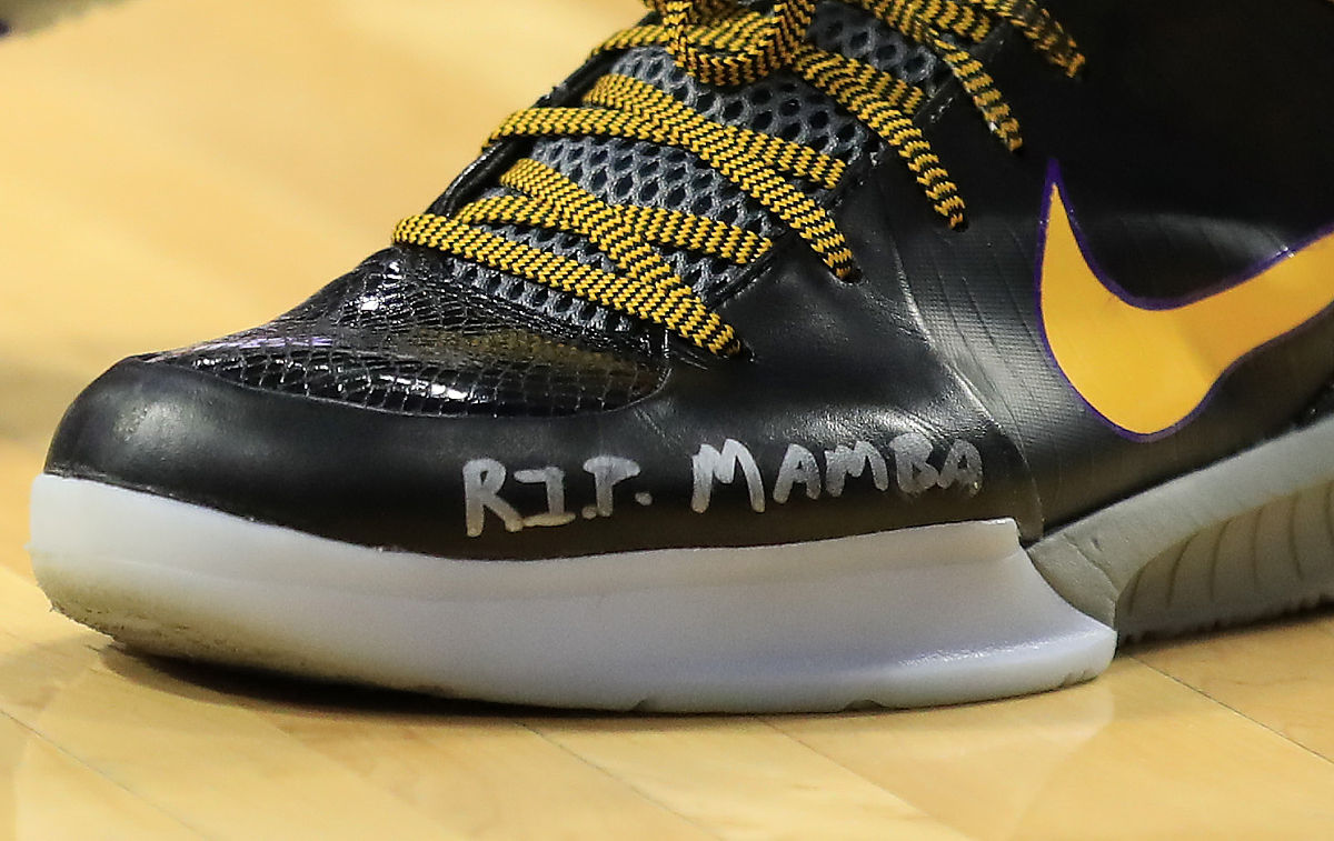 Conteste las siguientes preguntas sobre cómo era su vida a los doce años Luego use las mismas preguntas para entrevistar a una compañeroa Si quiere puede inventar más preguntasDespués comparen sus res