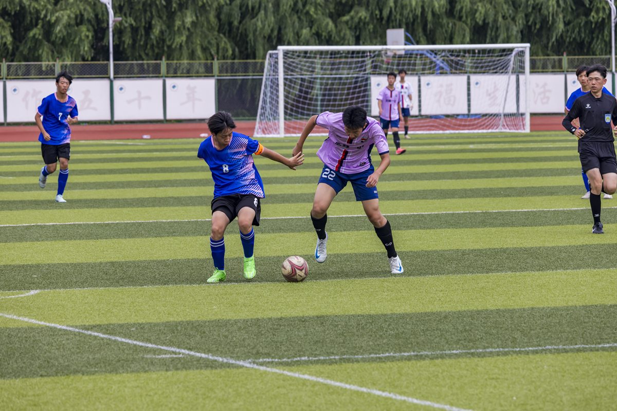 校园足球大赛：青春的激情与梦想 | 短视频