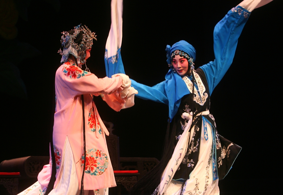 2010年9月2日,陕西西安,苏凤丽主演的秦腔《锁麟囊》