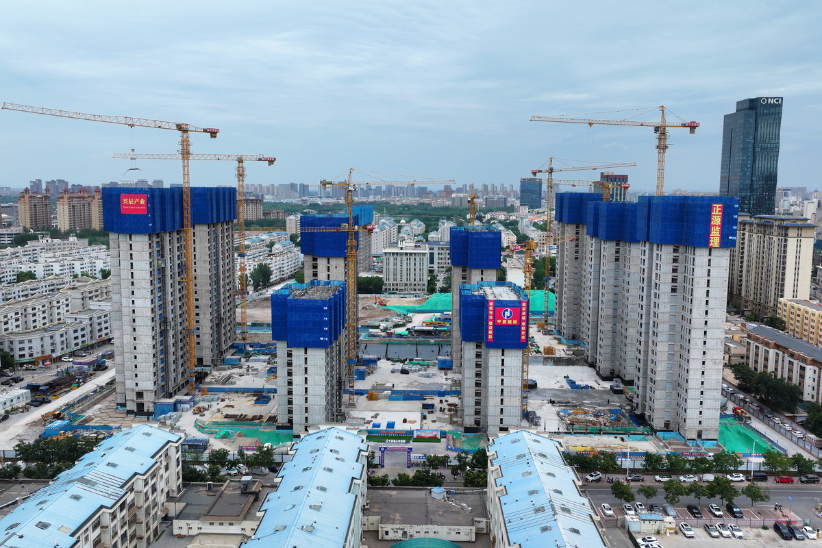 西安市港务区绿地二期房建项目施工现场安全控制技术应用对策建议 - 安全防护设备的重要性