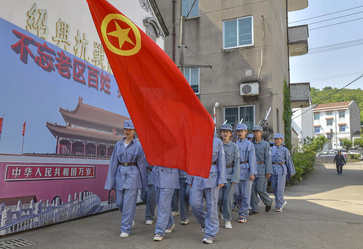 团员和青年主题教育：如何撰写'思想旗帜'内容 (附300字范文)