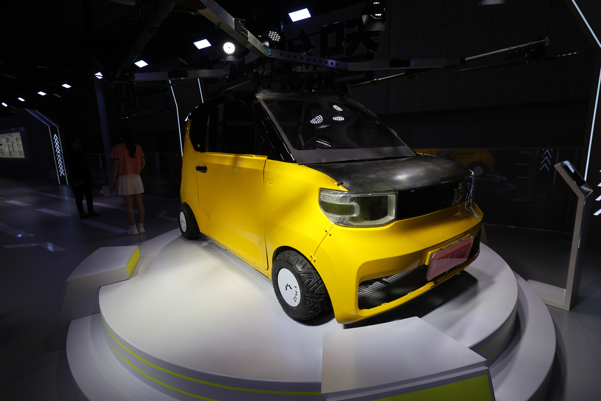 五菱缤果新能源车测评：颜值爆表的小透明！