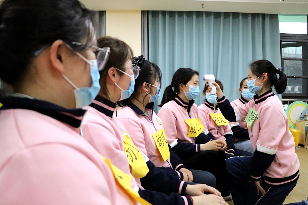 成都护理学校就业保障：五大优势助你顺利就业