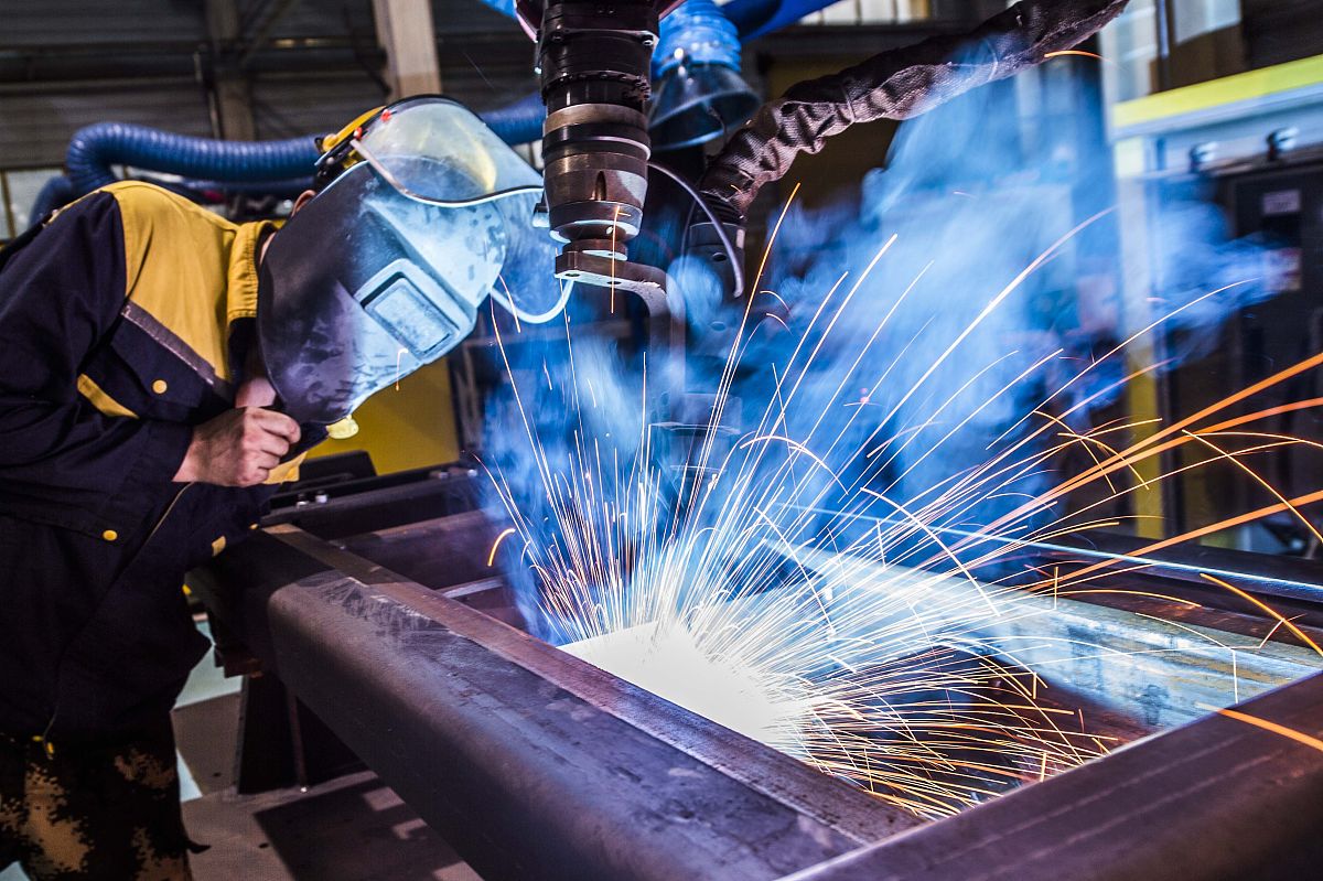 金属材料与热处理技术专科专业前景分析 - 就业方向及发展趋势