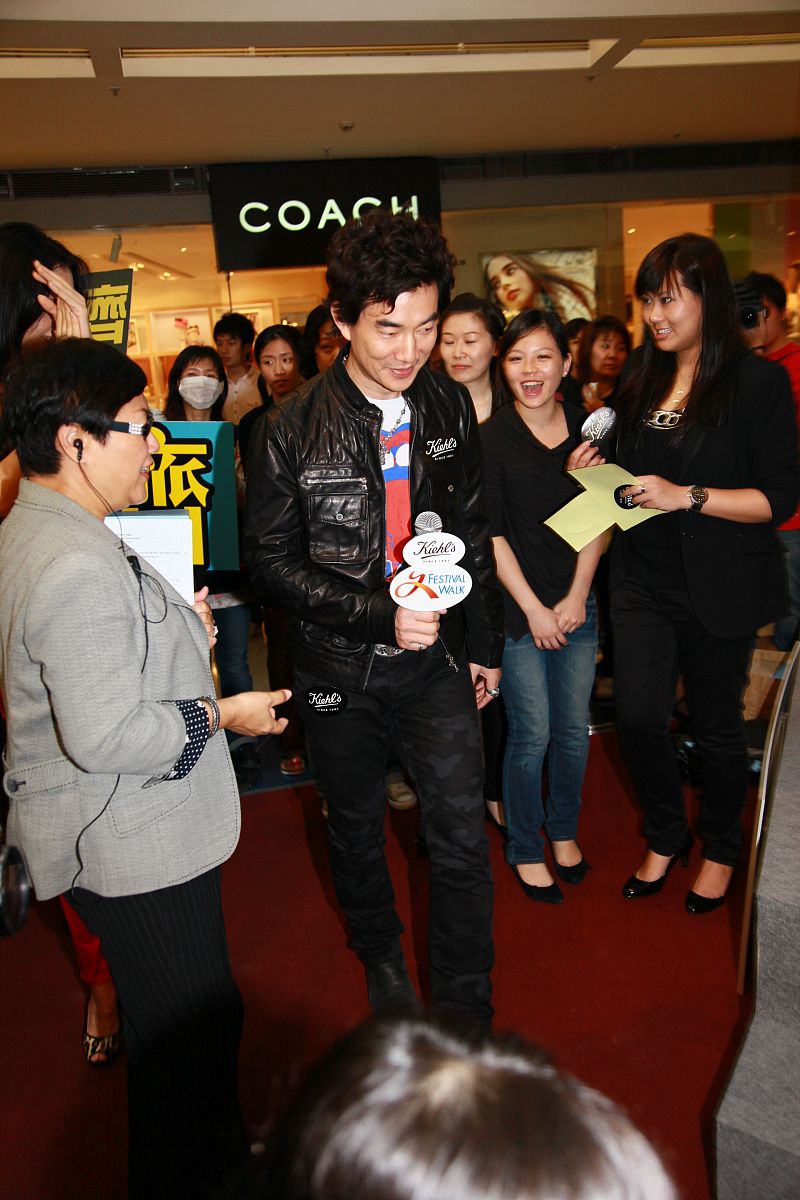 2009年6月17日,香港,某品牌举行地中海贫血儿童基金活动.任贤齐+++_++