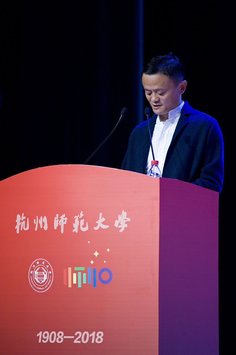 改写：迁址建校之初学校的建设基本上从零开始由于经费不足建设期间也是困难重重。