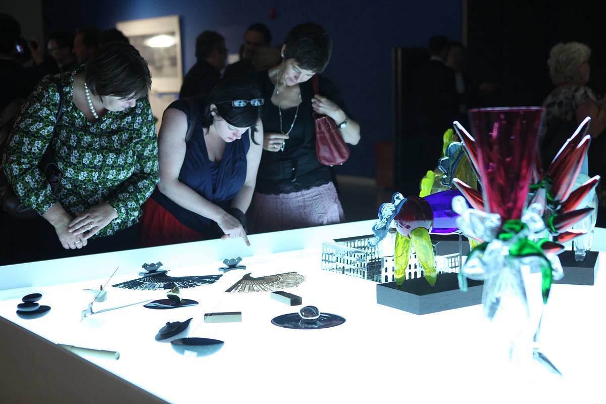 科技赋能非遗传承：机遇、挑战与能力提升