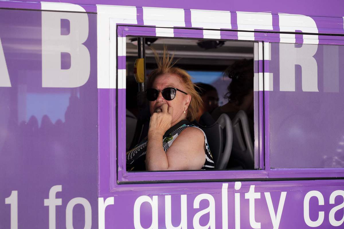 南阳公交用250字帮我详细描述