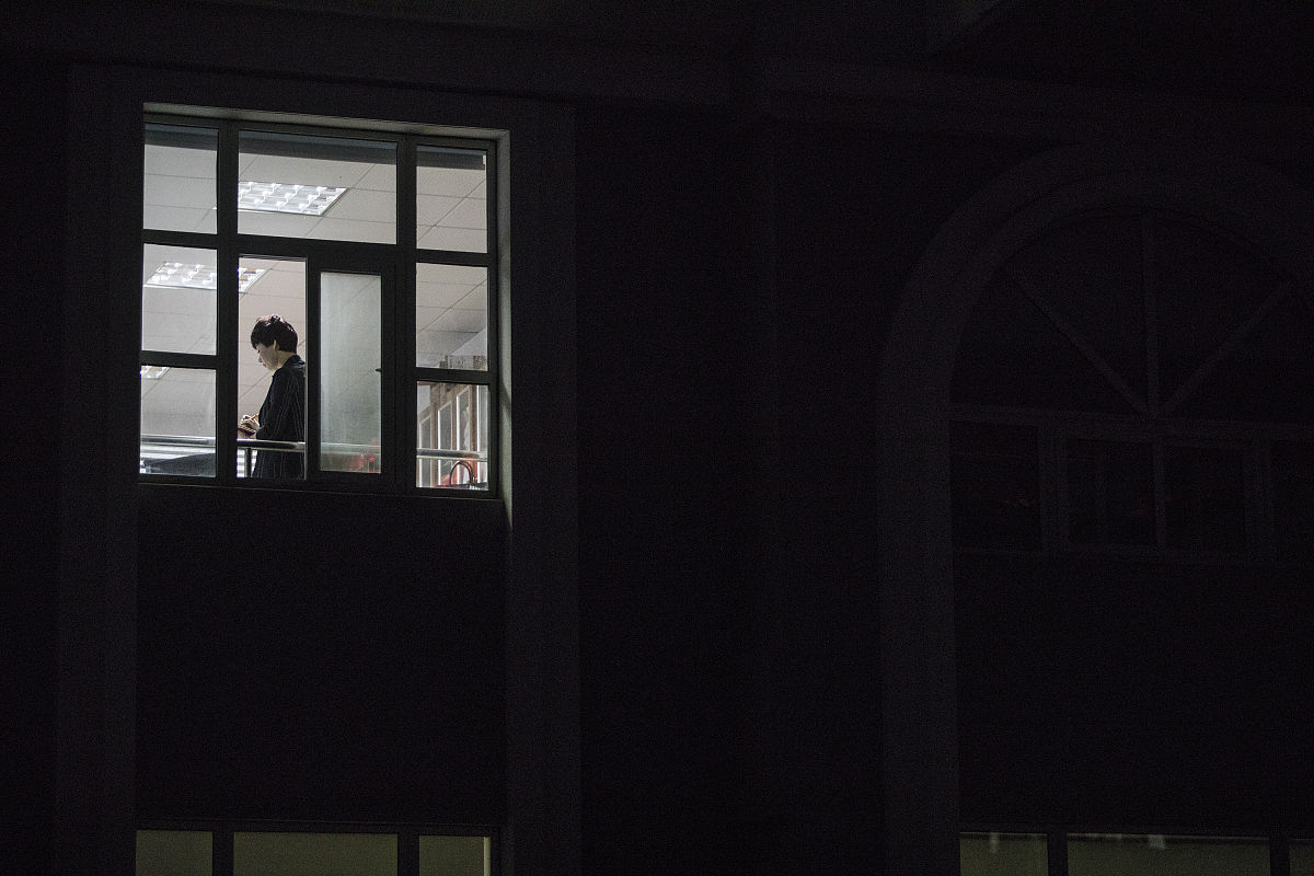 阐述：安恒公司信息安全外包服务营销要组建高质量服务团队3条1500字