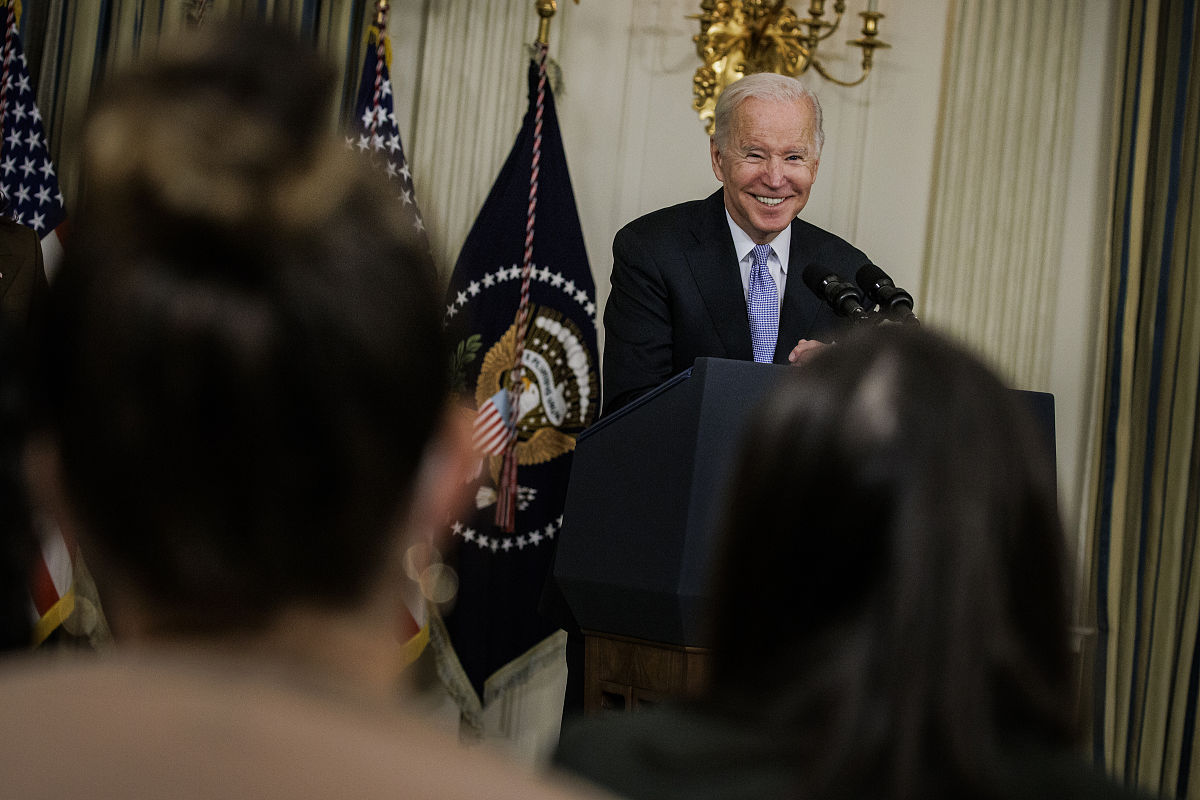 拜登总统：预算投资于工薪家庭，而非富人