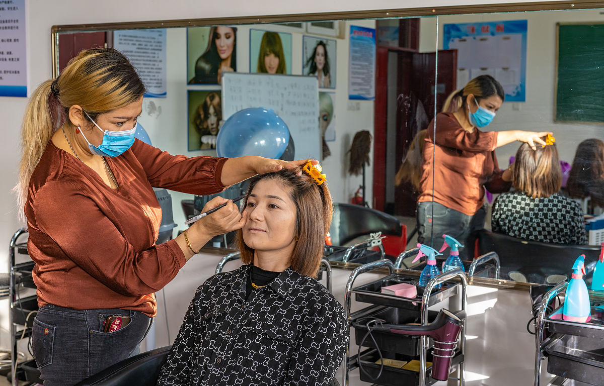 云南省林业学校美容美发与造型美容专业2022年招生