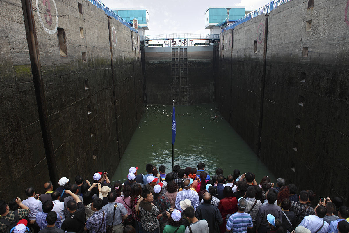 三峡大坝研究性学习报告1500字