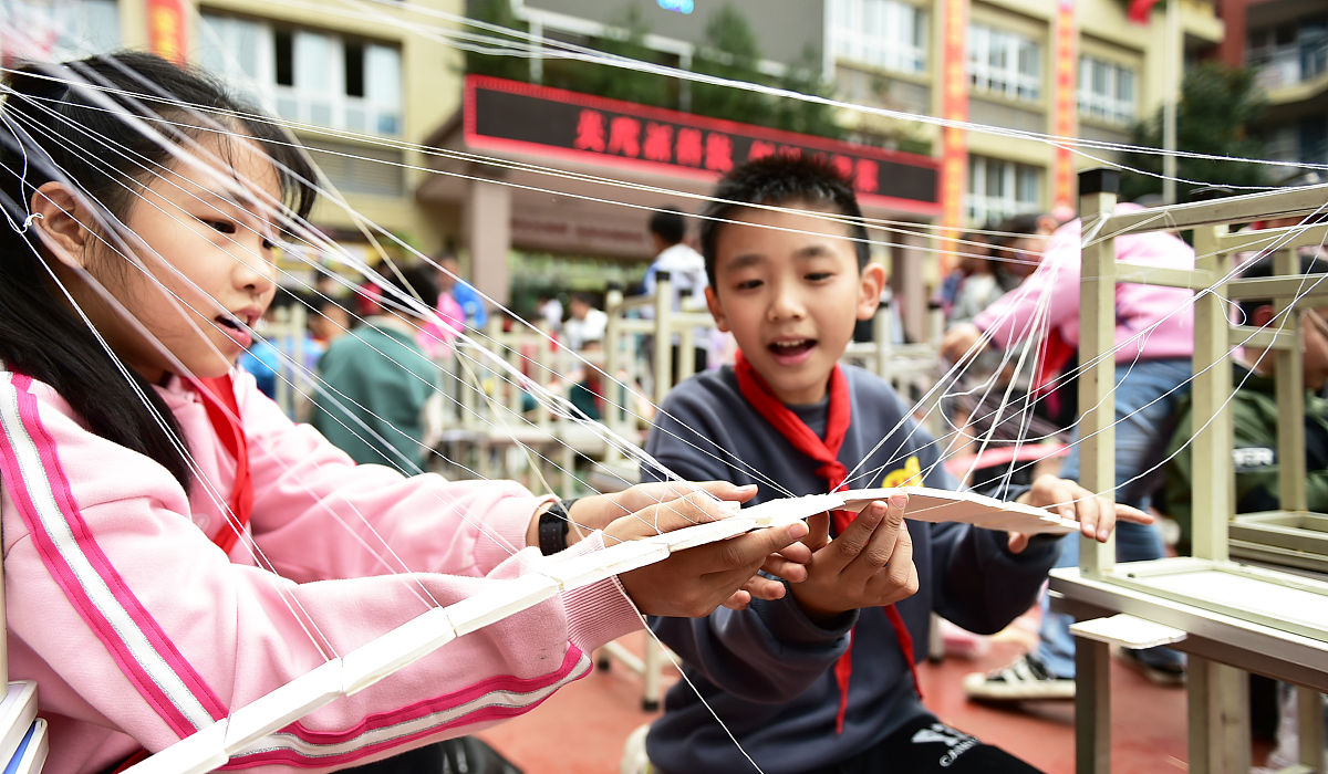 我是一名学生扬州生活科技学校不让学生坐电梯导致学生很疲惫请2500字左右建议书