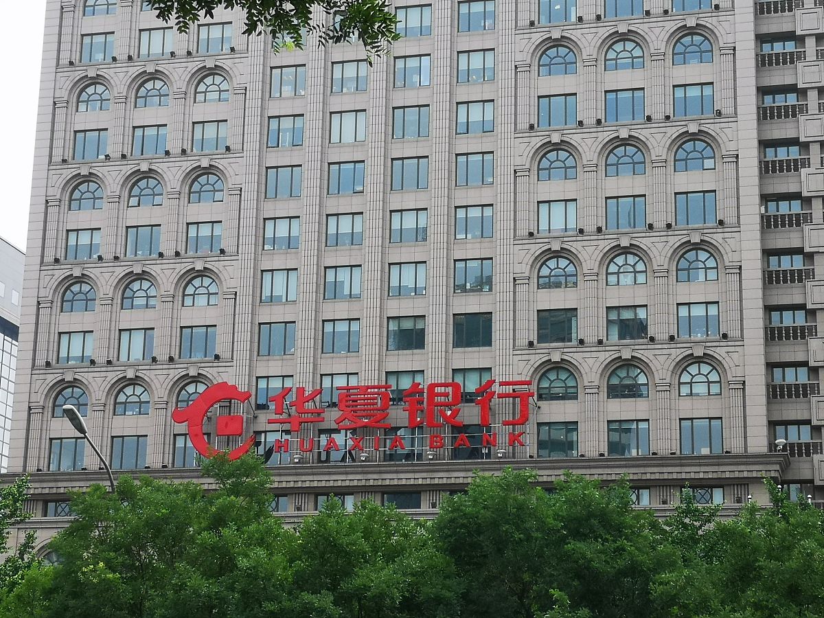 六盘水六福居宾馆几点退房 中午12点之前帮我用200字详细描述