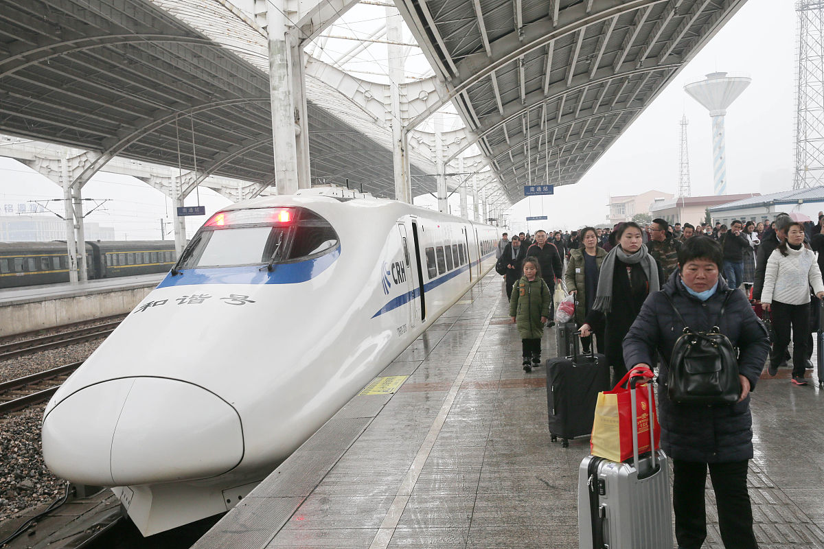 贵阳高铁职业学校：动车组和高速列车的区别