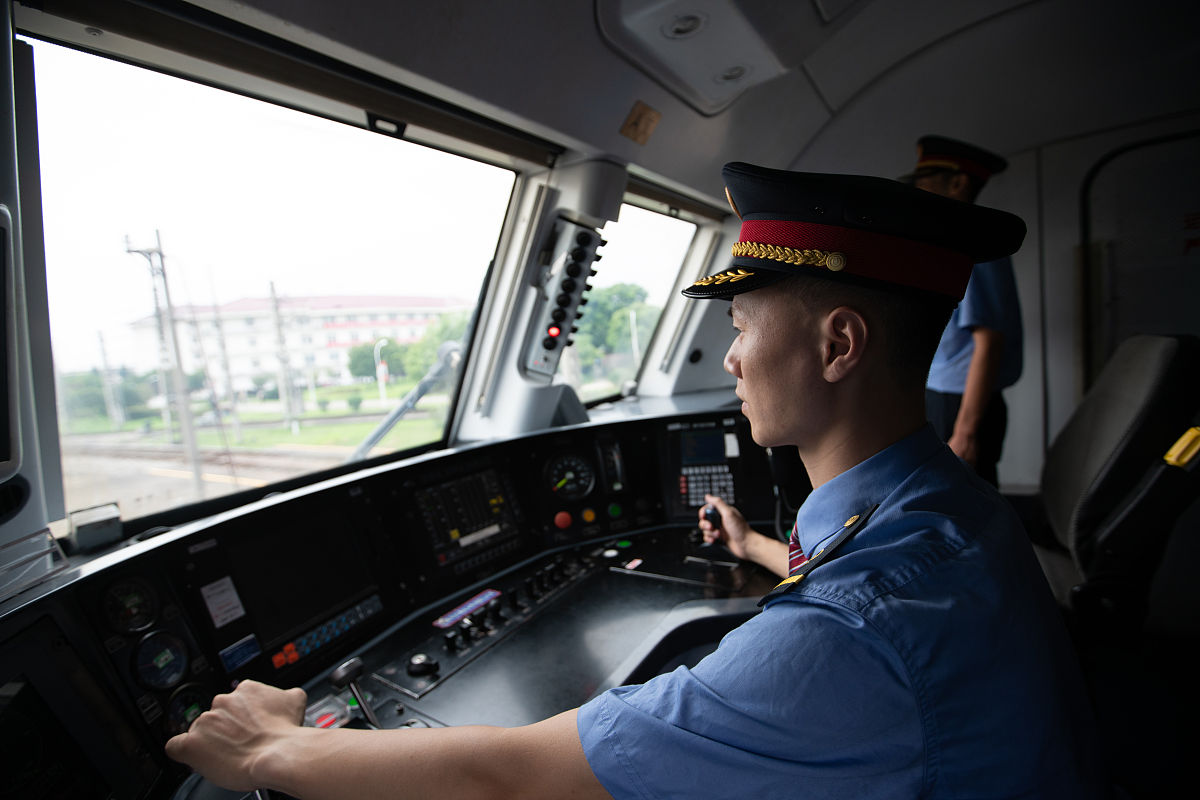 成都学开火车的地方有哪些？火车司机培训学校推荐