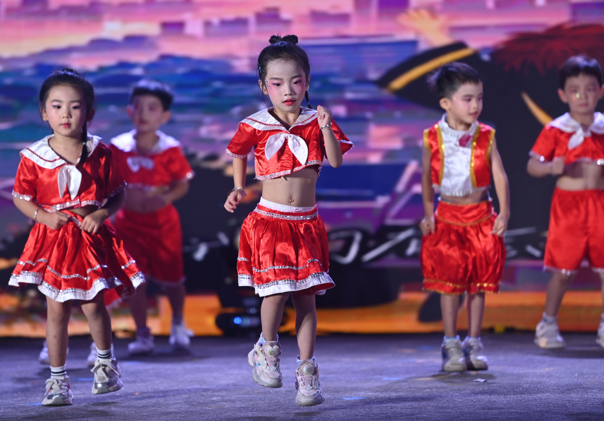 改写为双人主持词串词大姚老师指导的少儿舞蹈 小大人Promax