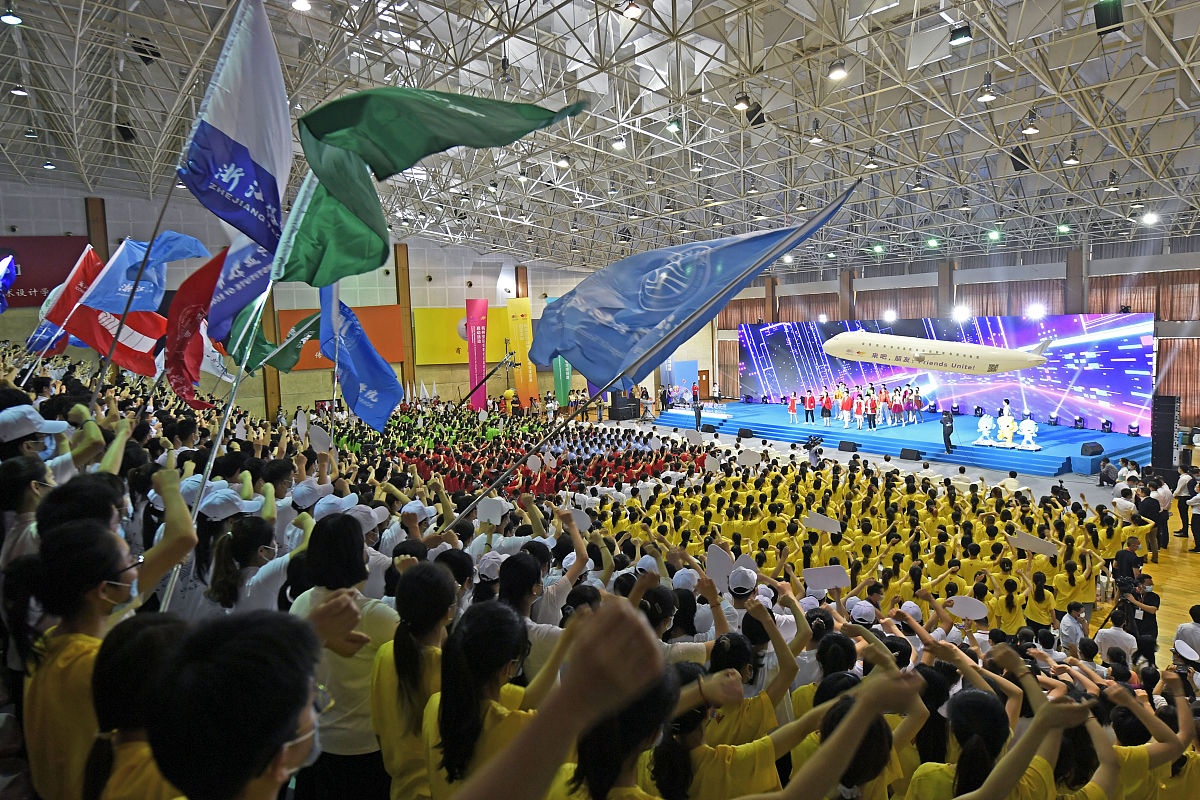 有朋自远方来，不亦乐乎！杭州亚运村热情欢迎各国运动员