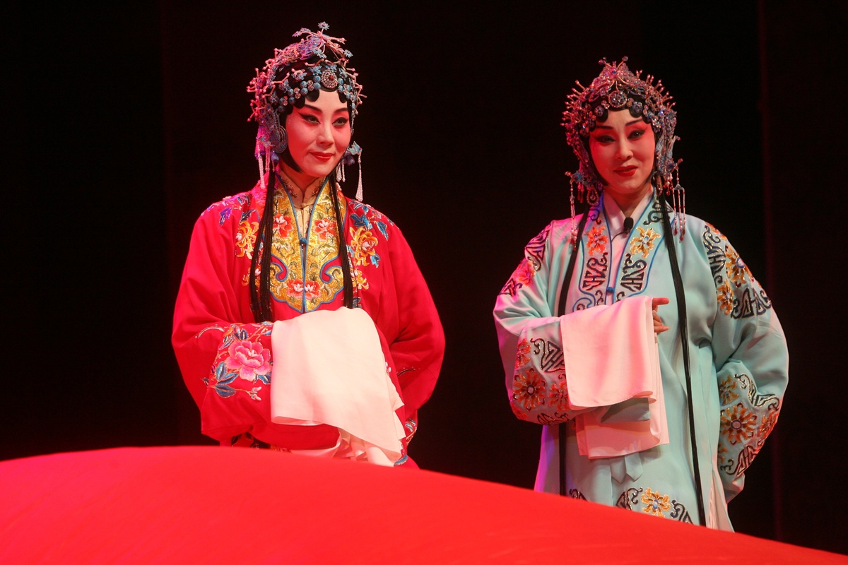 2010年9月2日,陕西西安,苏凤丽主演的秦腔《锁麟囊》