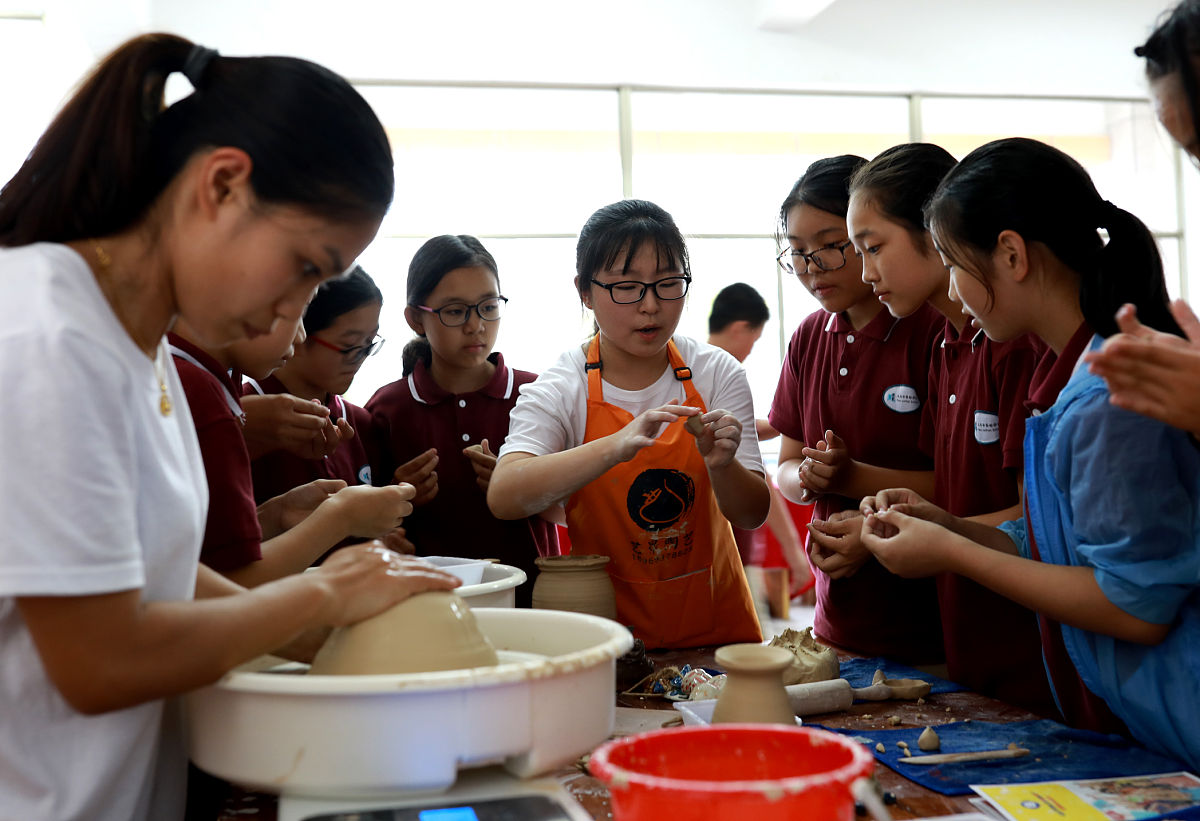 重庆市大足职业教育中心民间传统工艺专业就业前景分析