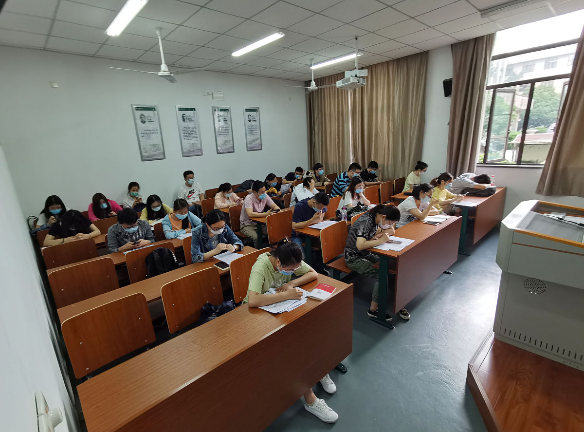 娄底技术职业技术学校娄底技术职业技术学校能不能挂读