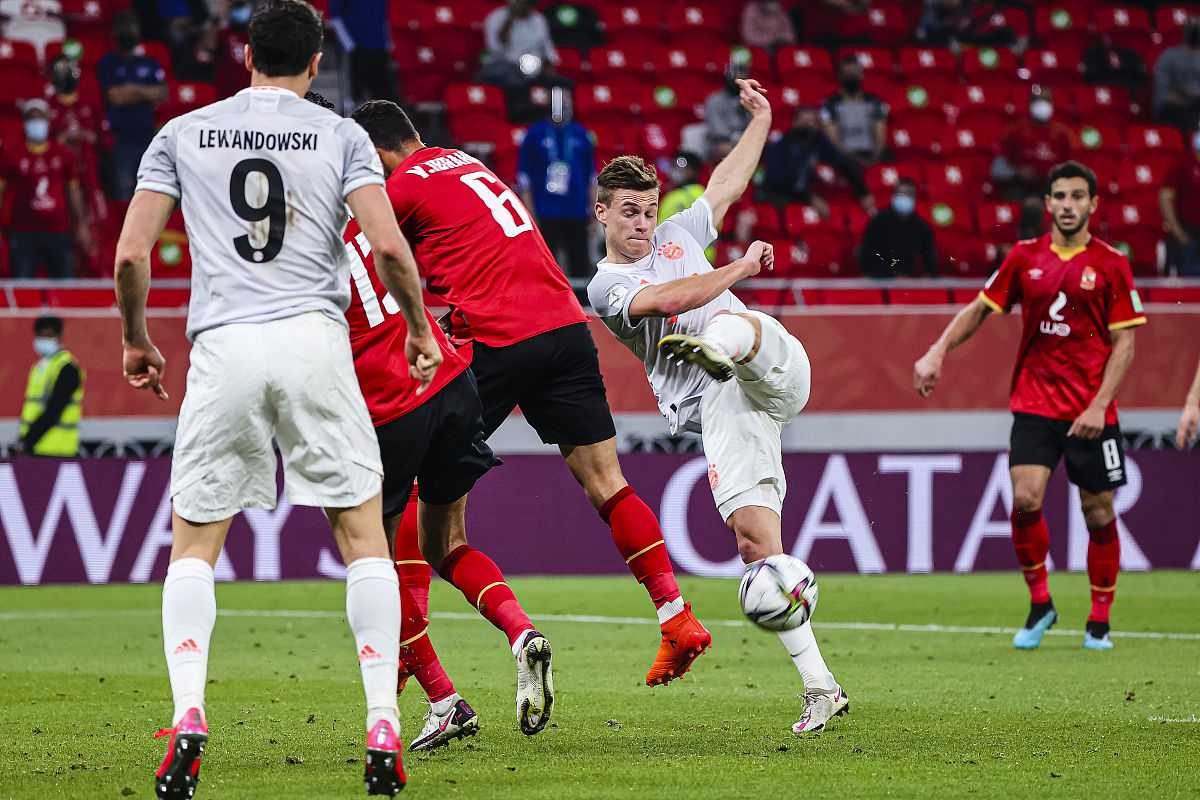 C语言实现学生成绩输入及平均分计算：while循环和do...while循环两种方法