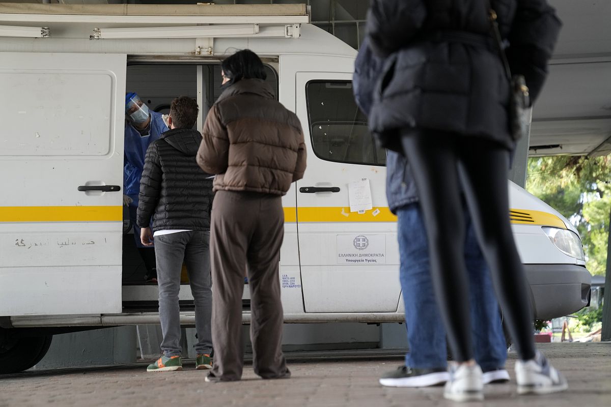 突发公共卫生事件国际媒体涉华报道特征及相关因素分析：基于 COVID-19 数据