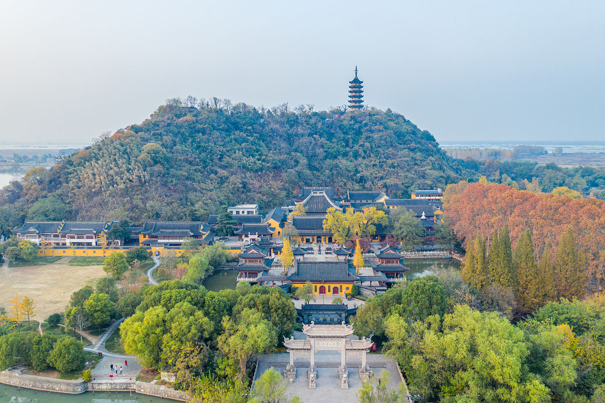 2019年11月22日,江苏省镇江市焦山公园.