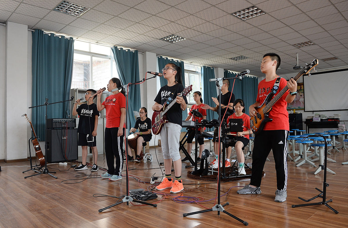 2019年6月6日,成都,乐队的成员正在排练.(如需下载使用,请务必署名:红