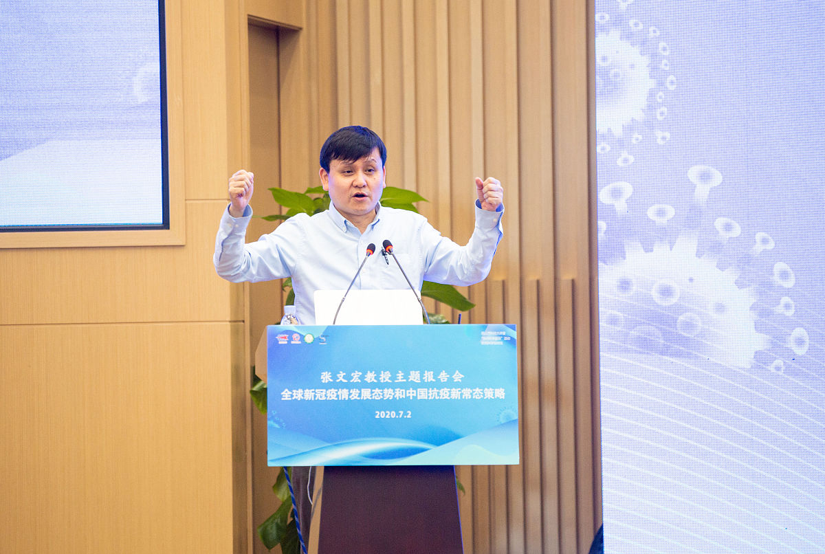 张文宏解读新冠“二阳”：波幅更低，症状更轻，鼓励高龄老人接种疫苗