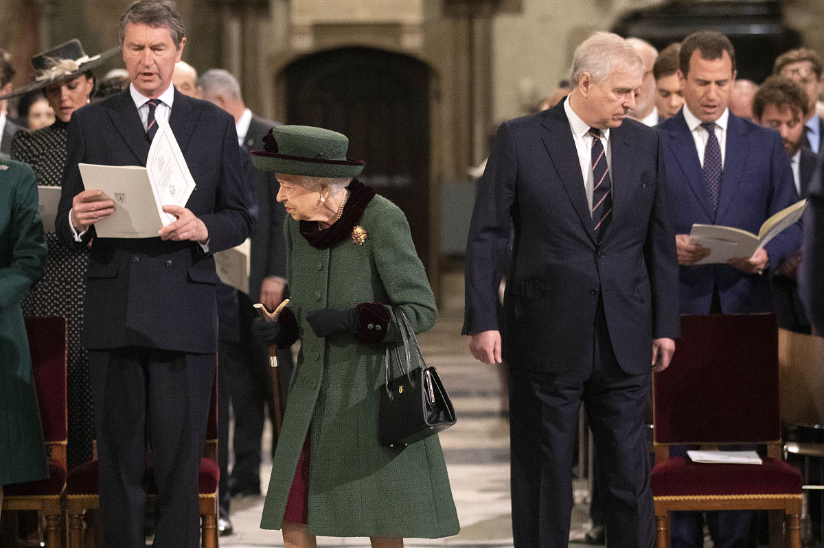 拜登以‘上帝拯救女王’结束枪支管制演讲，呼吁团结应对挑战