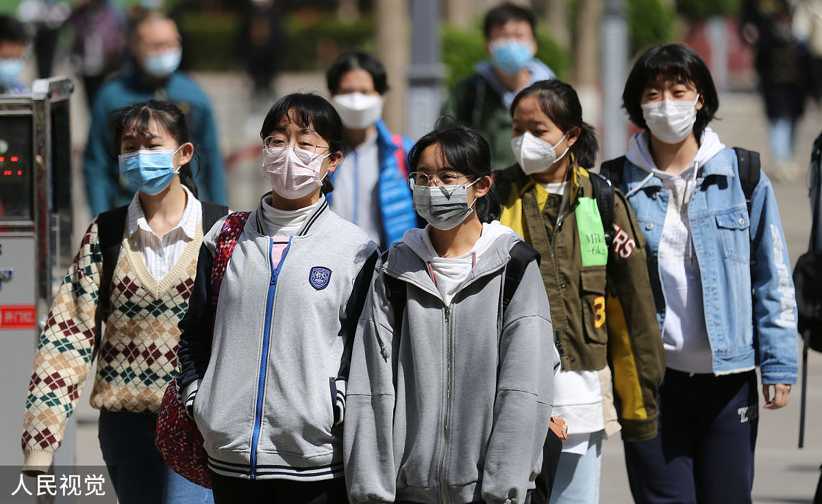 学生什么时候摘口罩，