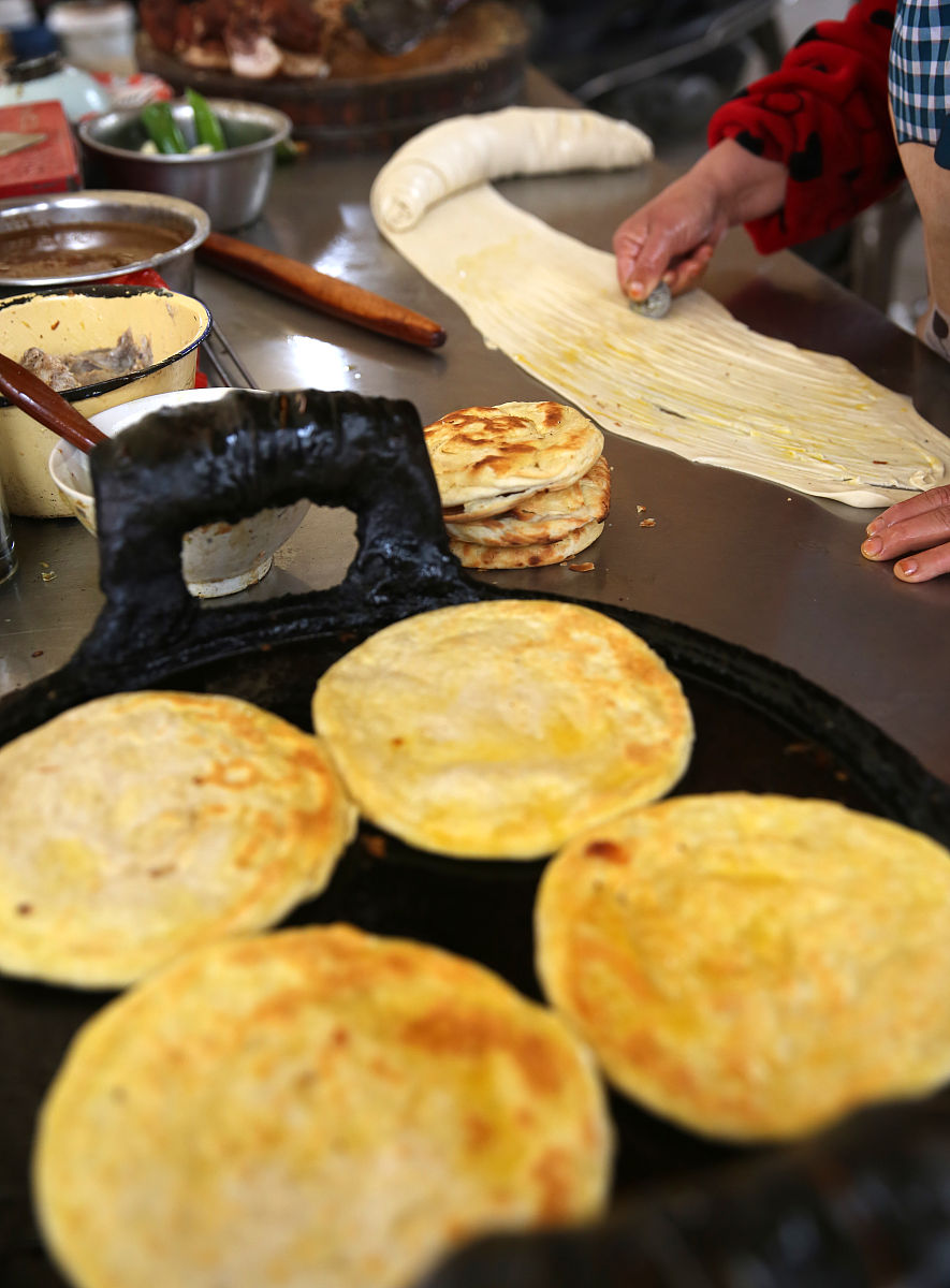 山东小巷美食探秘：解锁地道美味