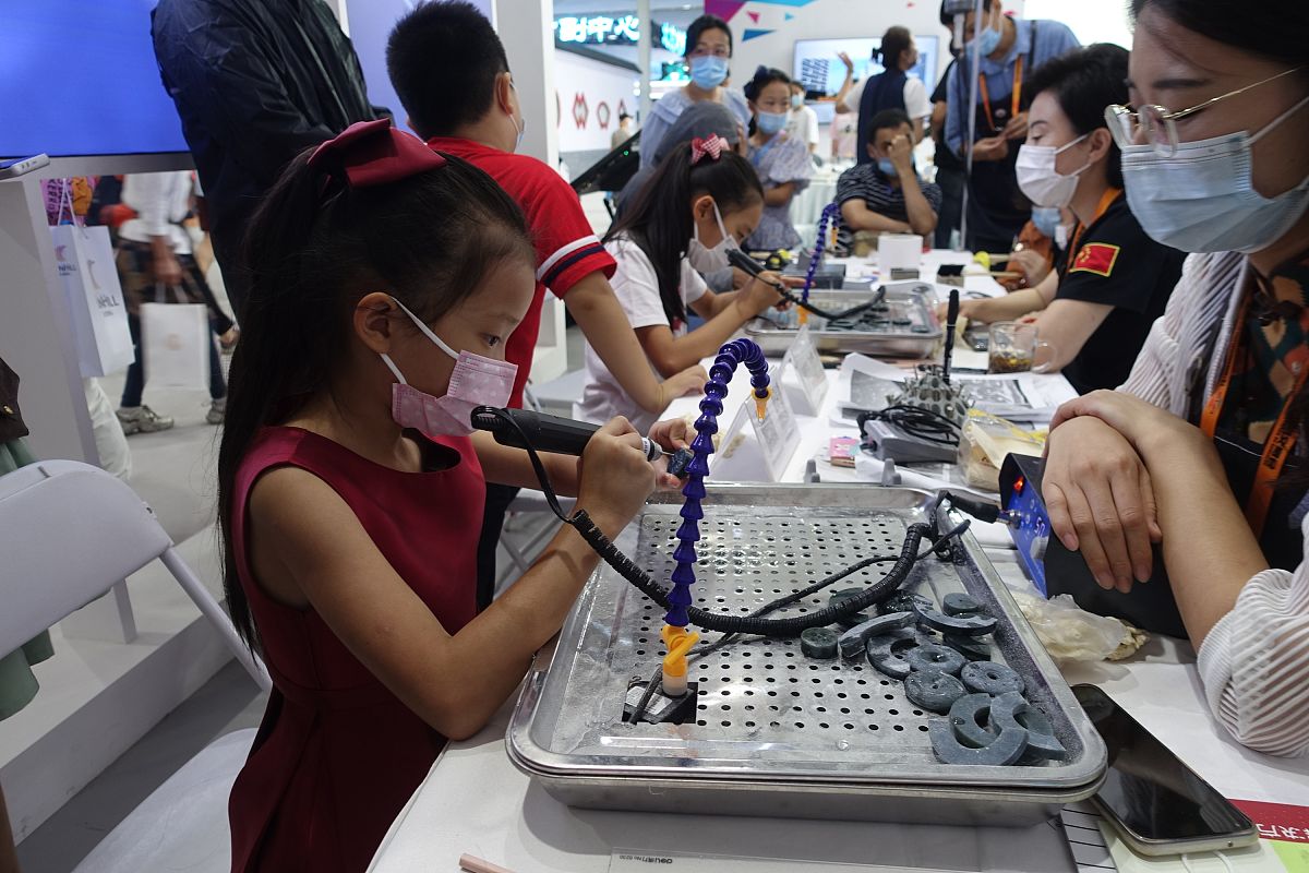 湘西涉外经济职业学校2021年招生专业 - 培养涉外经济人才的摇篮
