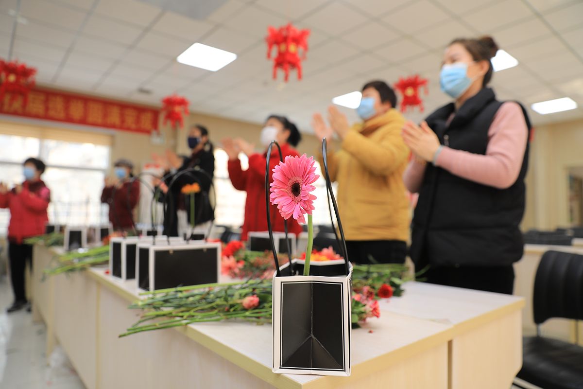 飞花令游戏：花落知多少，你来接龙！