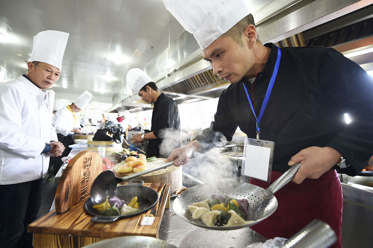 渭南厨师月薪差异大揭秘：10000元和3000元，你差在哪？