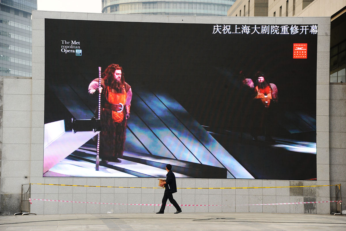 电子显示屏防水与不防水的区别：户外和室内应用