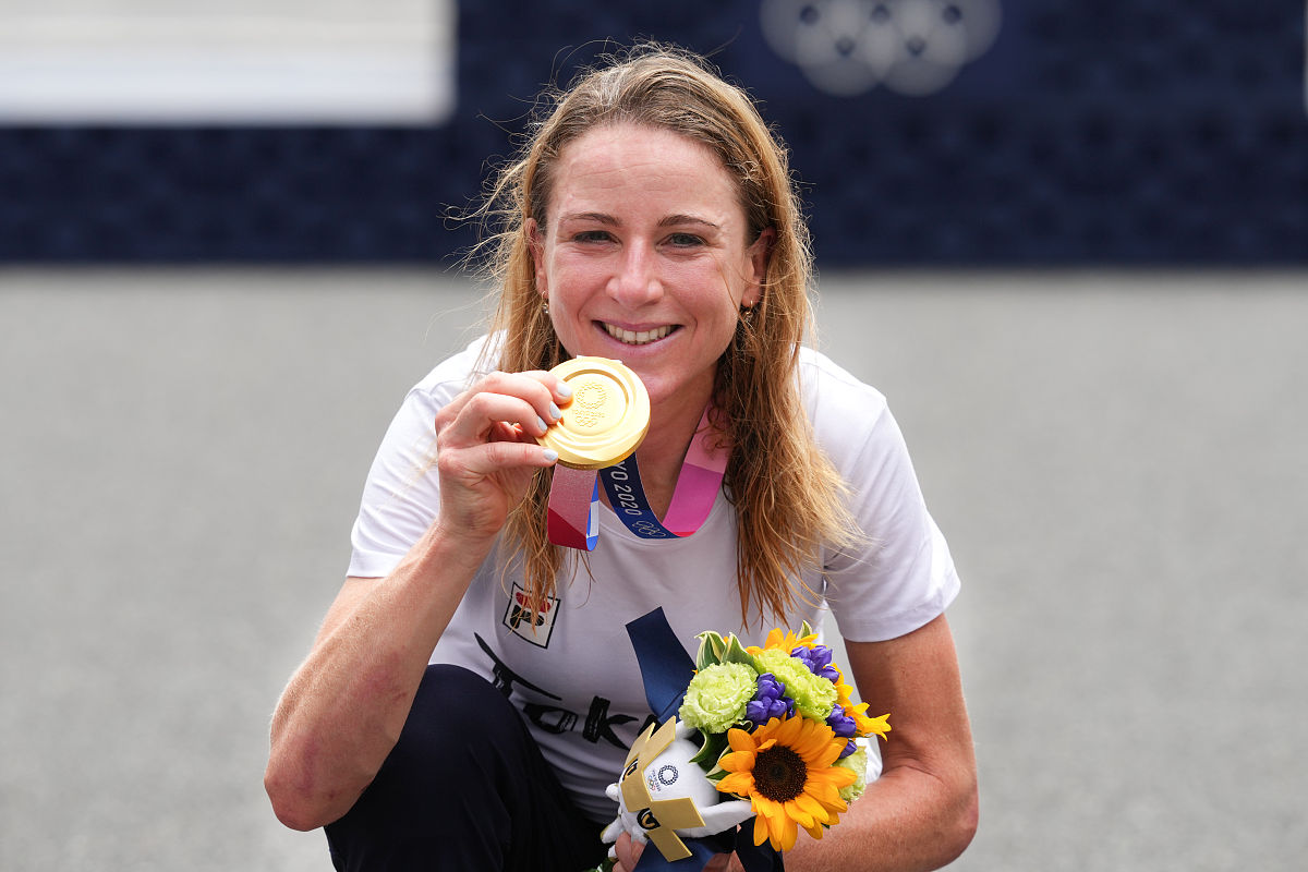 tokyo, japan - july 28: gold medallist annemiek van vleuten of t