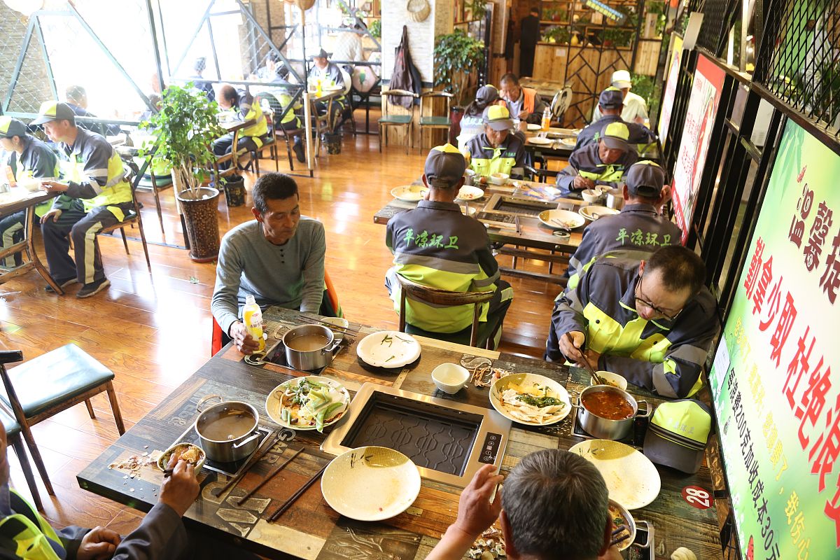 帮我写一份有关五一劳动节的发言要3分钟的发言包含一个自身的小故事