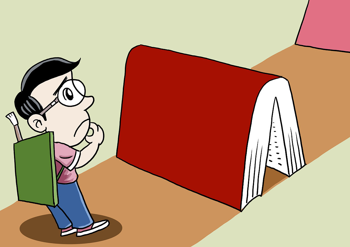 改写中文对于一个要开发的系统来说E-R图可以让别人能更快更轻松的了解此系统的事务及它们之间的关系。根据系统分析阶段所得出的结论确定了在成绩管理系统中存在着多个实体