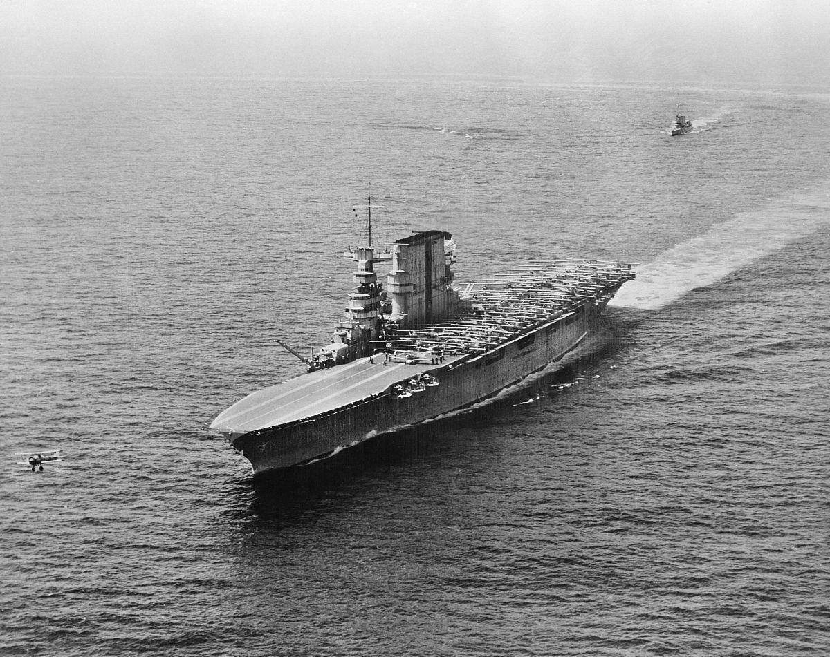uss saratoga, aircraft carrier at sea, office of war information